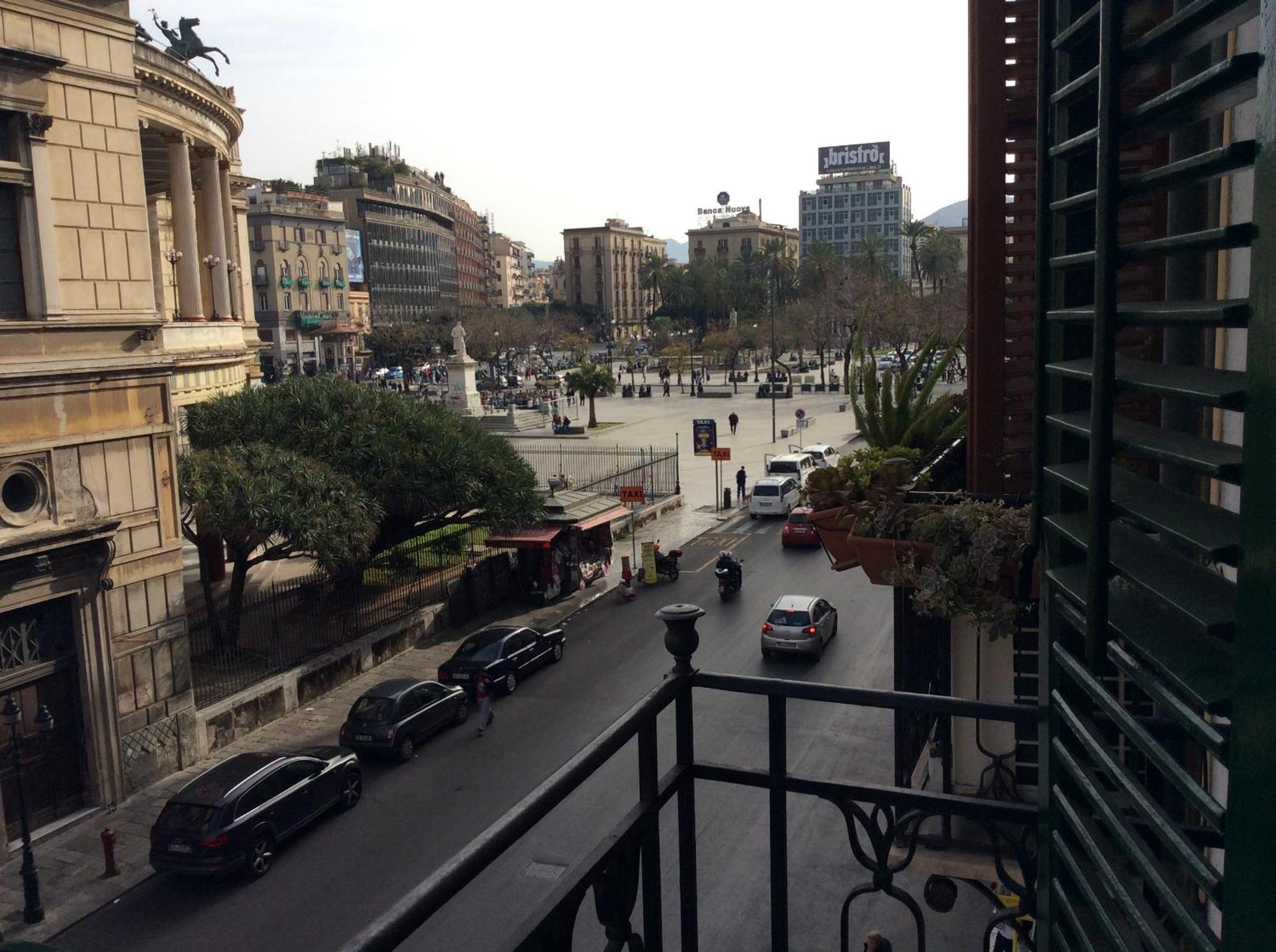 Piazza Politeama Διαμέρισμα Παλέρμο Δωμάτιο φωτογραφία